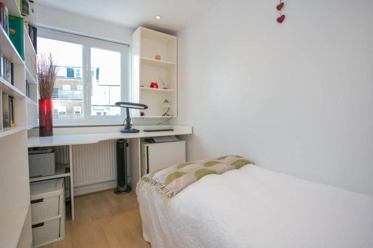 Stunning 3 Bedroom House With Garden In Battersea Londra