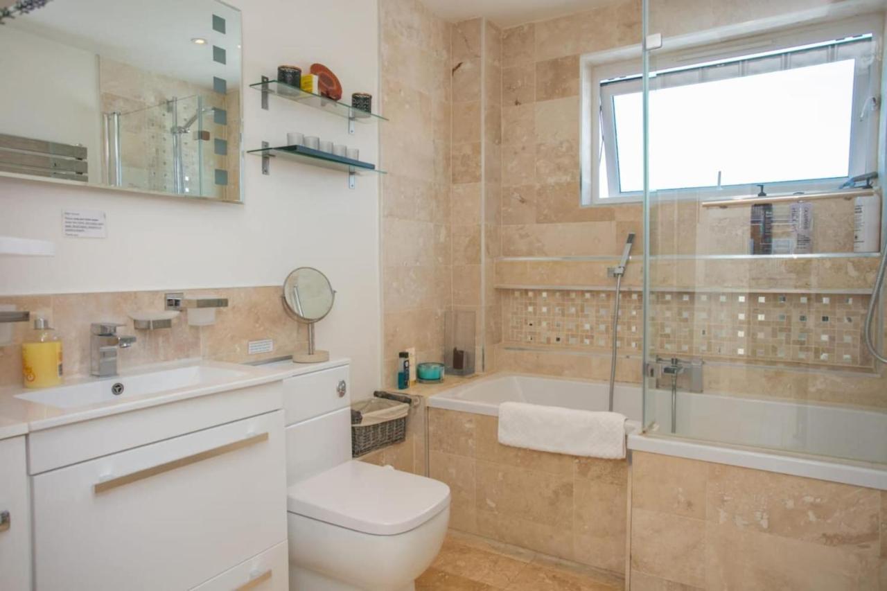 Stunning 3 Bedroom House With Garden In Battersea * Londra