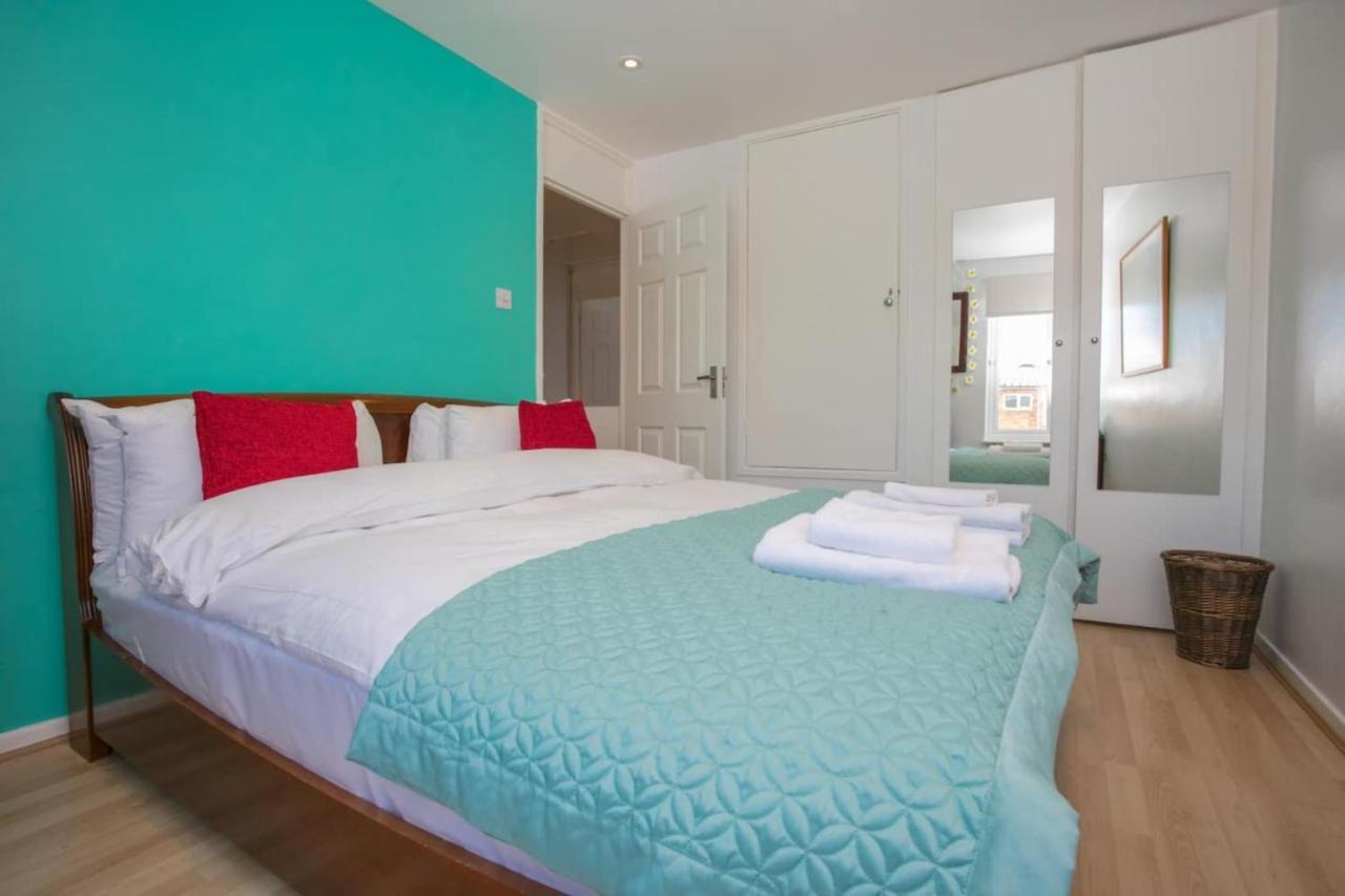 Stunning 3 Bedroom House With Garden In Battersea Londra