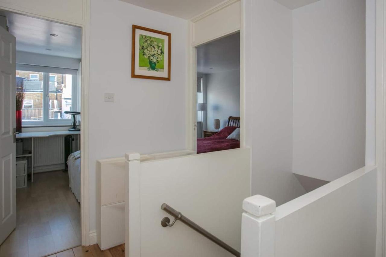 Stunning 3 Bedroom House With Garden In Battersea Appartamento